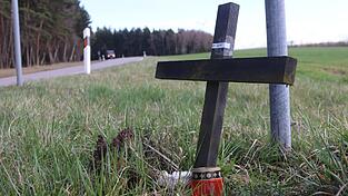 Zwei Autofahrer kamen 2025 auf den Straßen im Inspektionsbereich der Rodinger Polizei ums Leben. Besorgniserregend ist auch die Zahl derer, die sich mit Alkohol und Drogen ans Steuer setzen. Zwei Autofahrer kamen 2025 auf den Straßen im Inspektionsbereich der Rodinger Polizei ums Leben. Besorgniserregend ist auch die Zahl derer, die sich mit Alkohol und Drogen ans Steuer setzen.