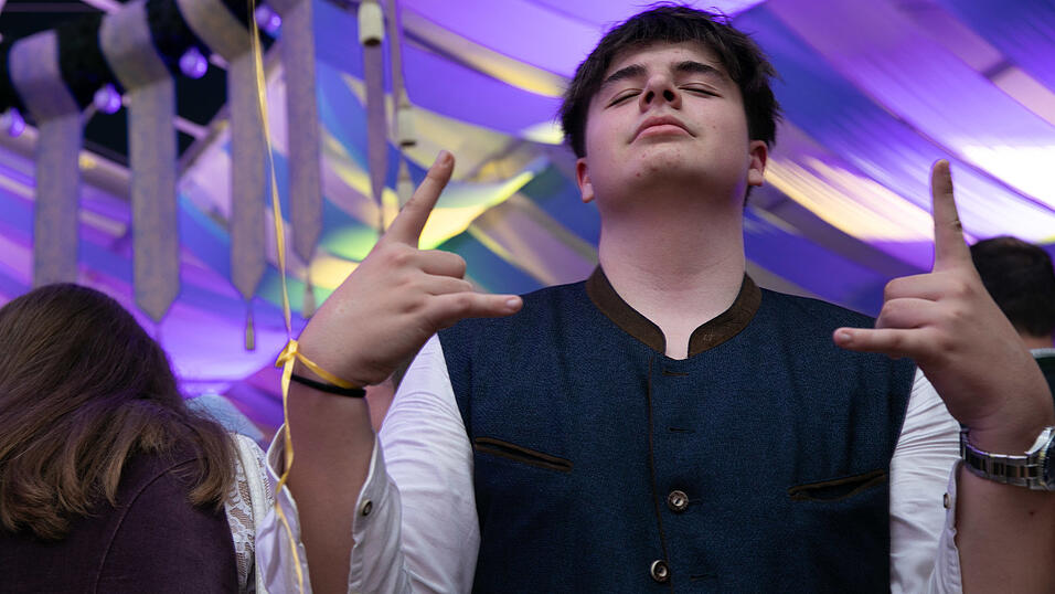 Die Partybilder vom Dienstag, 12. August, aus dem Festzelt Wenisch. Die Partybilder vom Dienstag, 12. August, aus dem Festzelt Wenisch.