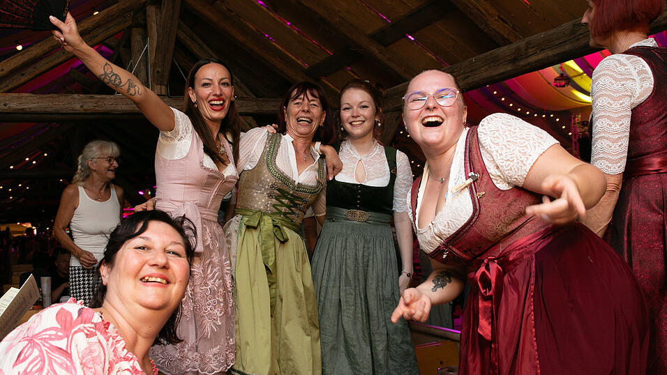 Die Partybilder vom Mittwoch, 14. August, aus dem Festzelt Weckmann.. Die Partybilder vom Mittwoch, 14. August, aus dem Festzelt Weckmann..