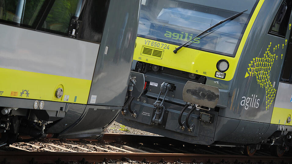 Agilis gibt an, dass die betroffenen Fahrzeuge voraussichtlich ab kommender Woche wieder uneingeschränkt zur Verfügung stehen. (Symbolbild) Agilis gibt an, dass die betroffenen Fahrzeuge voraussichtlich ab kommender Woche wieder uneingeschränkt zur Verfügung stehen. (Symbolbild)