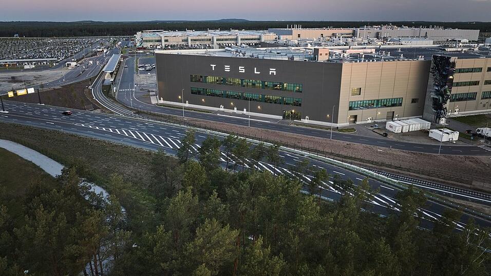 In Grünheide bei Berlin betreibt Tesla seine einzige Autofabrik in Europa. In Grünheide bei Berlin betreibt Tesla seine einzige Autofabrik in Europa.