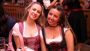 Beste Stimmung im Hahn-Zelt.