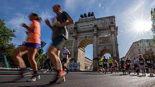 An diesem Sonntag ist es wieder so weit: Tausende werden zum Marathon-Lauf durch München erwartet. (Archivbild)