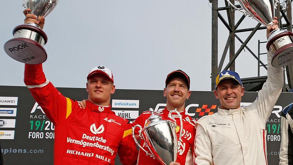 Bei der Spa&szlig;-Veranstaltung 'Race of Champions' 2019 in Mexiko bilden Mick Schumacher (l.) und Sebastian Vettel (M.) zusammen ein Team.