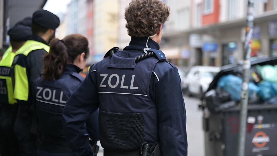 Bei der Aktion ging es unter anderem um m&ouml;gliche Schwarzarbeit und unversteuerte Tabakprodukte.