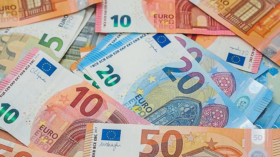 Kurz vor Weihnachten gab es noch einen Geldsegen für die Gemeinde. Kurz vor Weihnachten gab es noch einen Geldsegen für die Gemeinde.