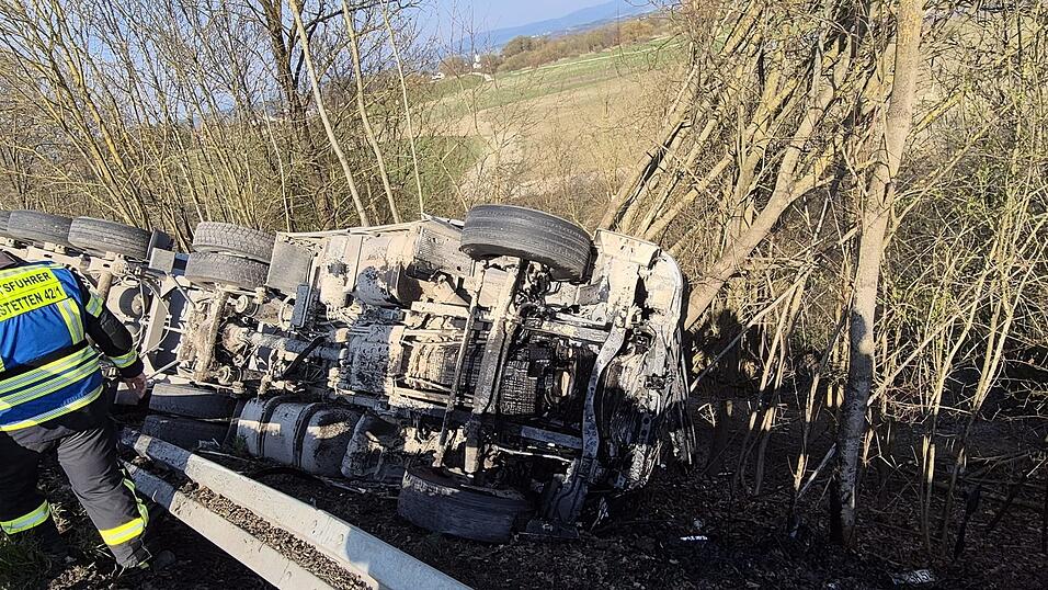 Die Bergungsarbeiten dauern an.&nbsp;