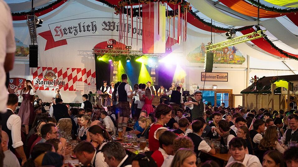 Die Partybilder vom Samstag, 15. August, aus dem Festzelt Greindl. Die Partybilder vom Samstag, 15. August, aus dem Festzelt Greindl.