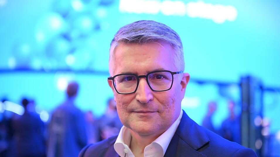 Gelingt ihm der Turnaround? O2-Chef Santiago Argelich Hesse ist erst seit Jahresbeginn im Amt. Gelingt ihm der Turnaround? O2-Chef Santiago Argelich Hesse ist erst seit Jahresbeginn im Amt.