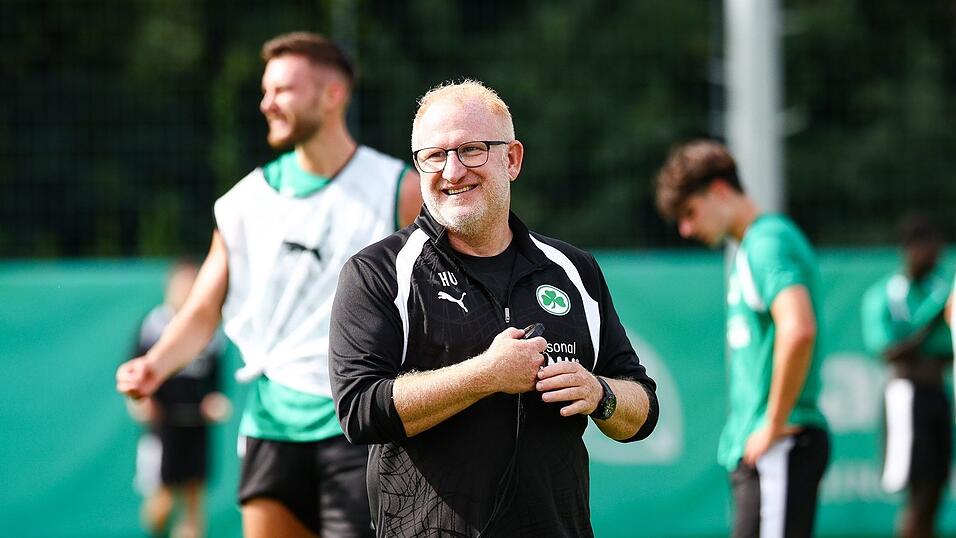 Heiko Vogel geht nach viel Zittern in der Relegation in seine zweite Saison mit der SpVgg Greuther Fürth. (Archivbild) Heiko Vogel geht nach viel Zittern in der Relegation in seine zweite Saison mit der SpVgg Greuther Fürth. (Archivbild)
