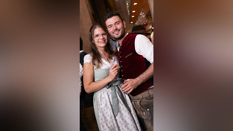 Die Partybilder vom Montag, 18. August, aus dem Festzelt Krönner. Die Partybilder vom Montag, 18. August, aus dem Festzelt Krönner.