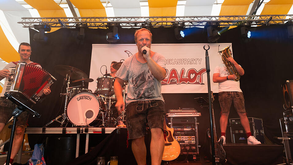 Die Partybilder vom Montag, 19. August, aus dem Festzelt Nothaft. Die Partybilder vom Montag, 19. August, aus dem Festzelt Nothaft.