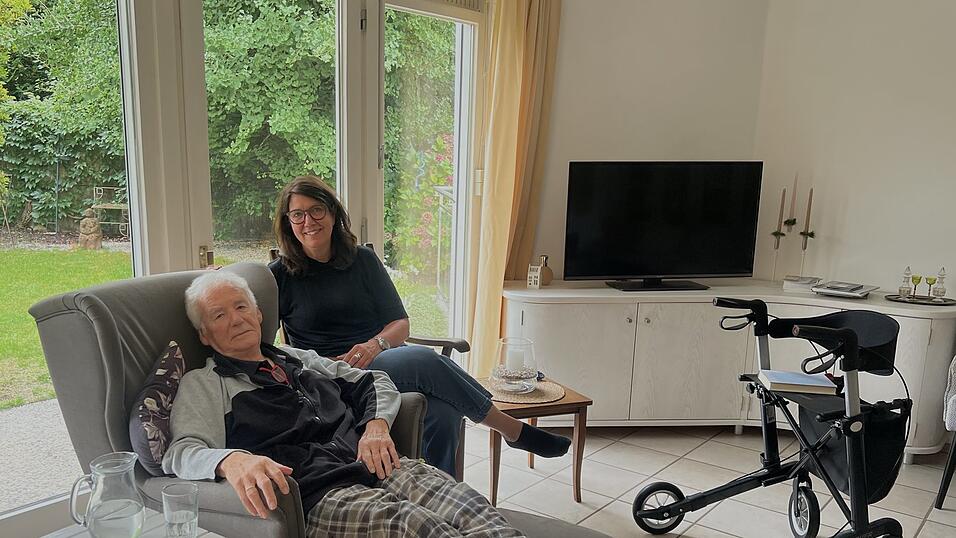 Seit April besucht die Ehrenamtliche des Hospizvereins Landshut, Karin Strobl, den 82-jährigen Richard Bechinger. Seit April besucht die Ehrenamtliche des Hospizvereins Landshut, Karin Strobl, den 82-jährigen Richard Bechinger.
