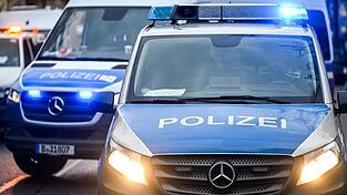Die Polizei in Berlin geht mit einer Razzia gegen illegalen Waffenbesitz und Bandenkriminalit&auml;t vor. (Symbolbild)