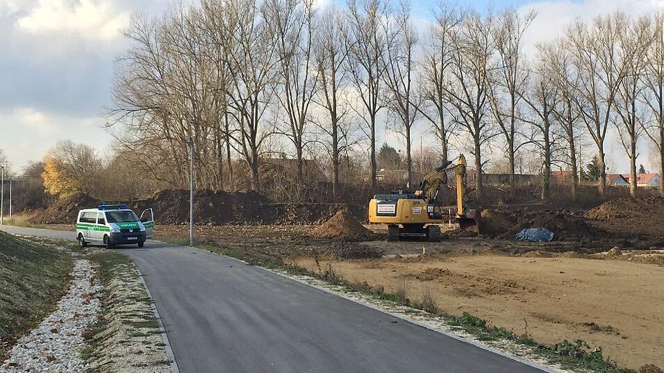 In Schwabelweis haben Bauarbeiter eine Fliegerbombe gefunden. In Schwabelweis haben Bauarbeiter eine Fliegerbombe gefunden.