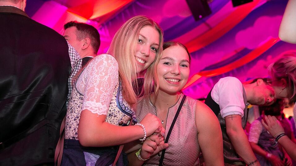 Die Partybilder vom Freitag, 12. August 2022, aus dem Festzelt Reisinger.