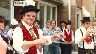 Kapellmeister Edi Moosauer, so wie ihn jeder kannte und in Erinnerung hat. Kapellmeister Edi Moosauer, so wie ihn jeder kannte und in Erinnerung hat.