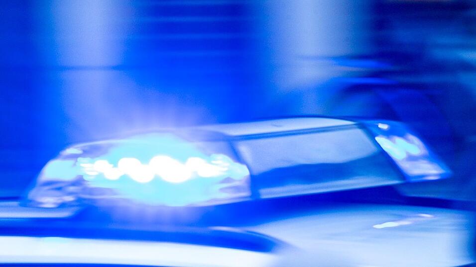 Die Kriminalpolizei hat die Ermittlungen aufgenommen (Symbolbild) Die Kriminalpolizei hat die Ermittlungen aufgenommen (Symbolbild)
