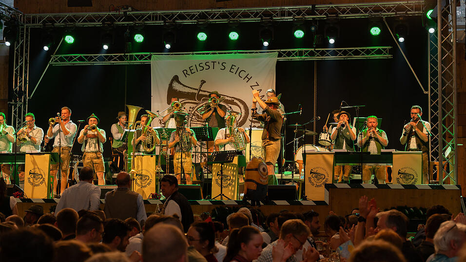 Die Partybilder vom Montag, 12. August 2024, aus dem Festzelt Weckmann. Die Partybilder vom Montag, 12. August 2024, aus dem Festzelt Weckmann.