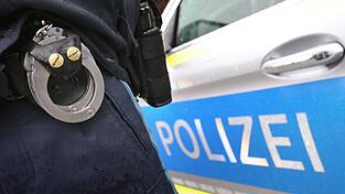 Im Norden Niedersachsens wurden fünf Männer festgenommen. (Symbolbild)