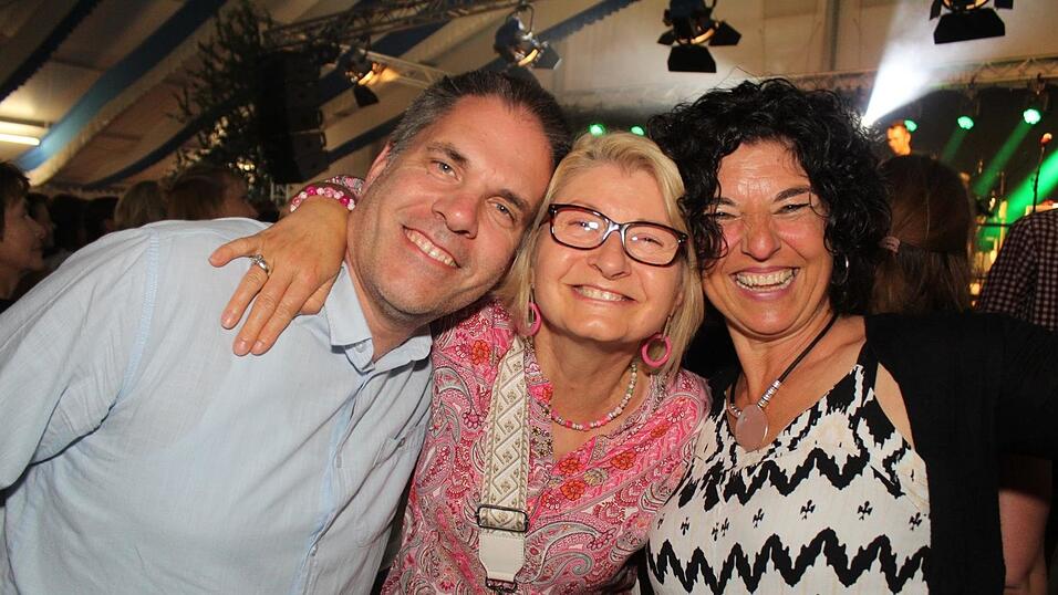 Zur Musik von Headless wurde ausgelassen gefeiert.