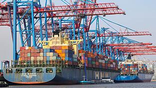 Die Bundesregierung hat neue Initiativen f&uuml;r die maritime Wirtschaft angek&uuml;ndigt. (Archivbild)