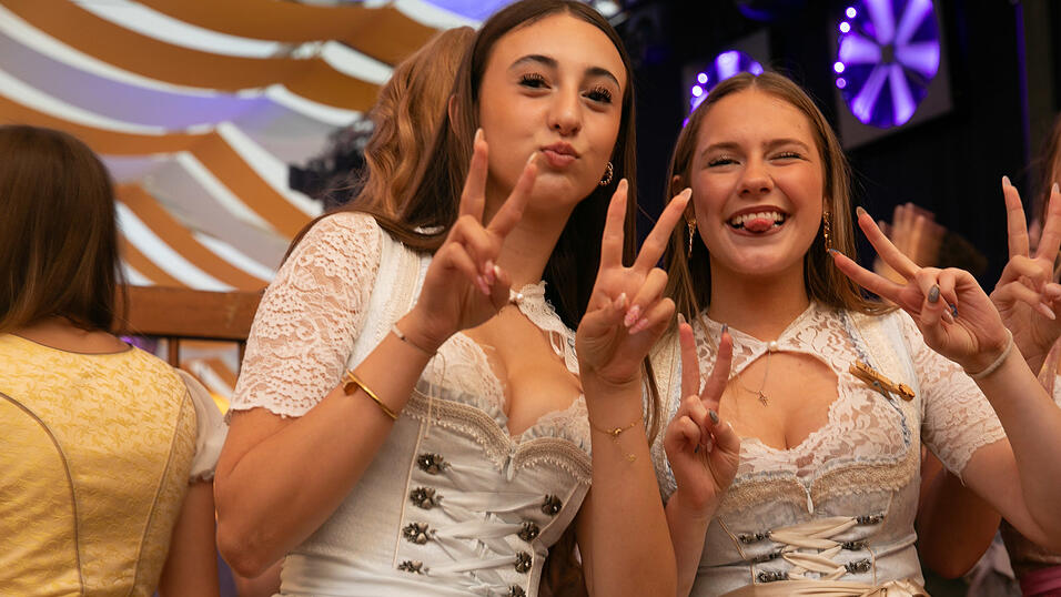 Die Partybilder vom Sonntag, 17. August, aus dem Festzelt Nothaft. Die Partybilder vom Sonntag, 17. August, aus dem Festzelt Nothaft.