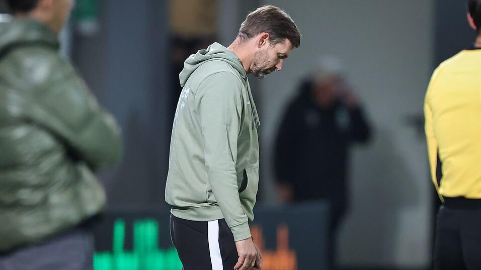 Der Druck auf Fürths Trainer Thomas Kleine wächst. Der Druck auf Fürths Trainer Thomas Kleine wächst.