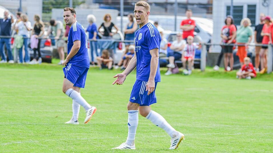 Nils Petersen tr&auml;gt das Trikot von Oberried. (Archivbild)