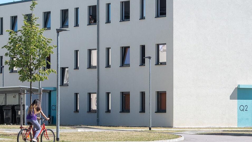 Wohngebäude in der Erstaufnahmeeinrichtung Regensburg. Wohngebäude in der Erstaufnahmeeinrichtung Regensburg.