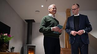 Gleich nach der Ankunft traf sich der Kanzler mit Norwegens Regierungschef zum Vier-Augen-Gespr&auml;ch.