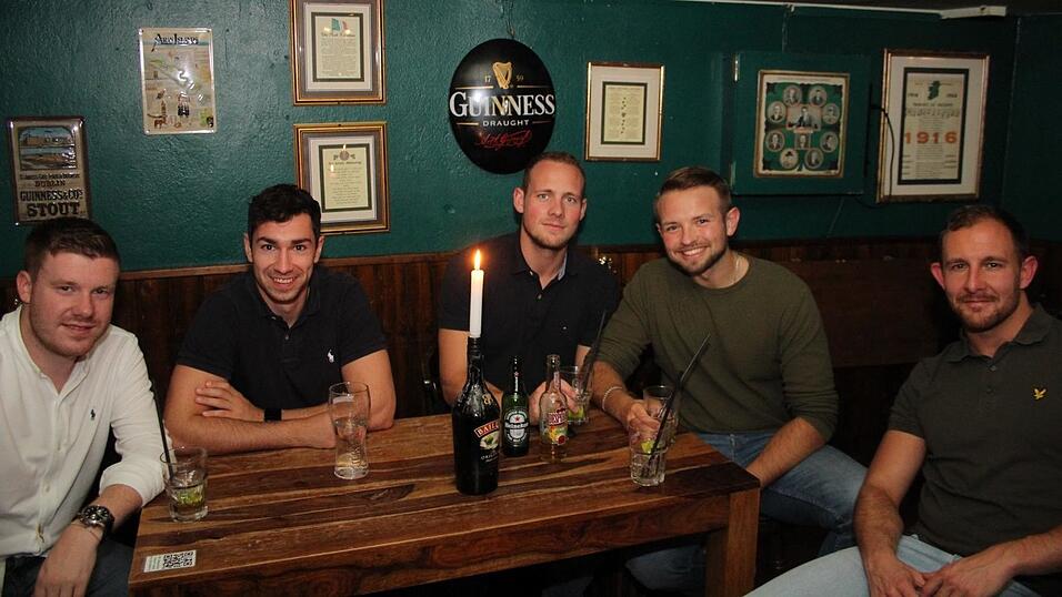 So wurde am Samstag, 23. Oktober, im Irish Pub in Landshut gefeiert - die Partybilder. So wurde am Samstag, 23. Oktober, im Irish Pub in Landshut gefeiert - die Partybilder.