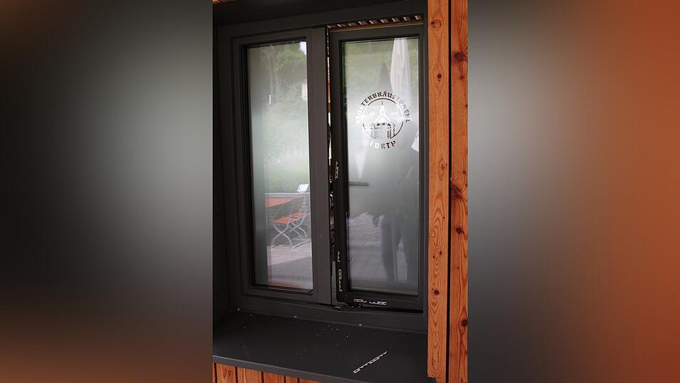 Über diesen Eingang verschafften sich die Kriminellen Zugang zum Gebäude. Über diesen Eingang verschafften sich die Kriminellen Zugang zum Gebäude.