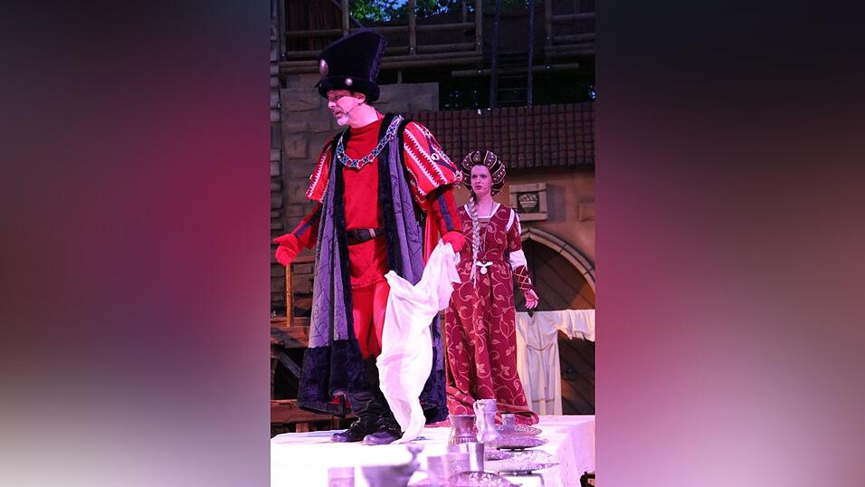 Bilder der Gruppe 'Gr&uuml;n' des Drachenstich-Festspiels.
