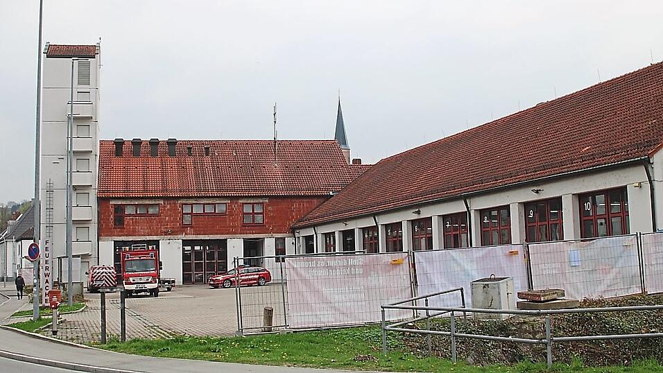 Umzug nach fast 40 Jahren. Der Maibaum wird aber dieses Jahr noch aufgestellt.