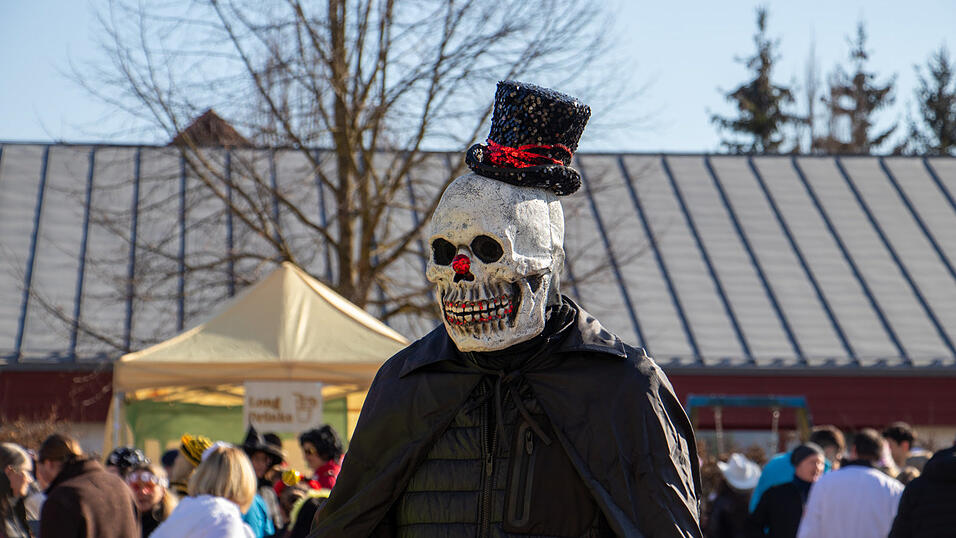 Am Samstag fand der Faschingsumzug in Otzing (Kreis Deggendorf) statt. Am Samstag fand der Faschingsumzug in Otzing (Kreis Deggendorf) statt.