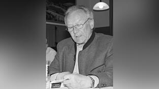 Klaus Willmann im April 2013 bei einer Lesung im Hotel &bdquo;Zur Post&ldquo;