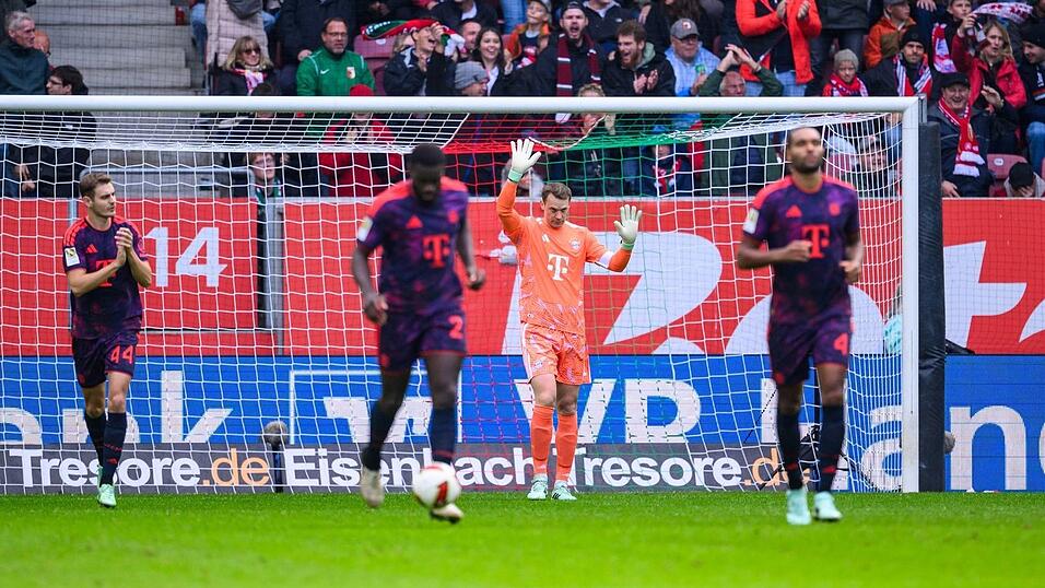Patzte beim 0:1 gegen Augsburg: Bayern-Torwart Manuel Neuer Patzte beim 0:1 gegen Augsburg: Bayern-Torwart Manuel Neuer