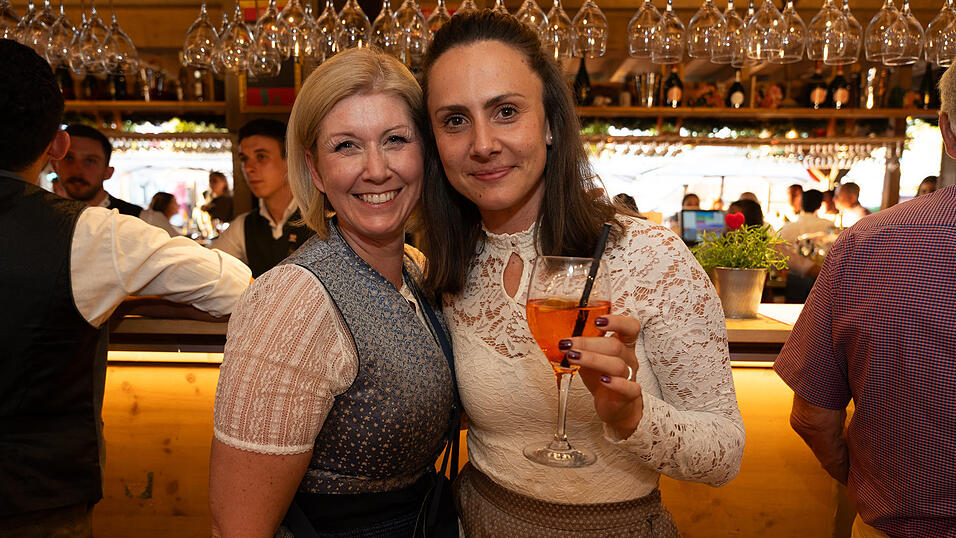 Die Partybilder vom Freitag, 18. August 2023, aus dem Festzelt Krönner. Die Partybilder vom Freitag, 18. August 2023, aus dem Festzelt Krönner.