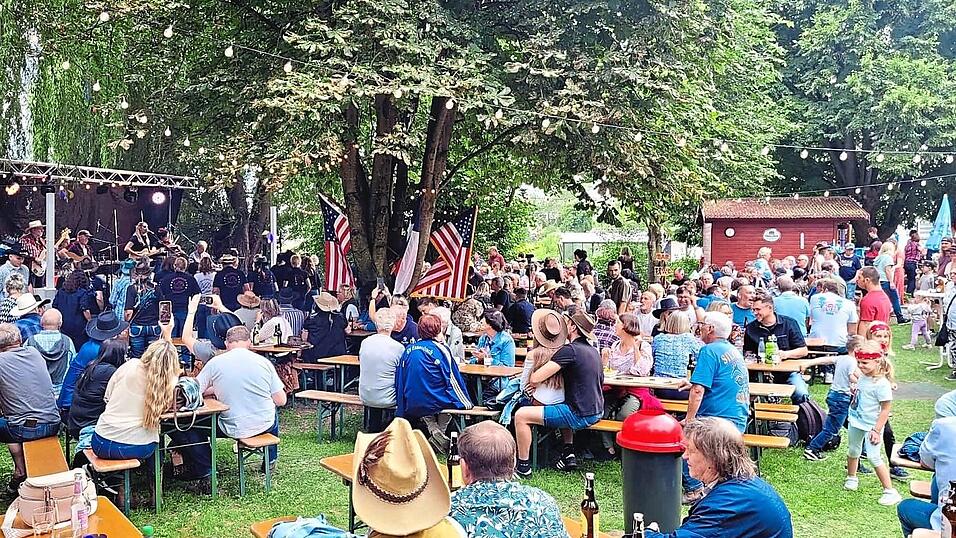 Knapp 750 Besucher säumten den Gremmer Garten.