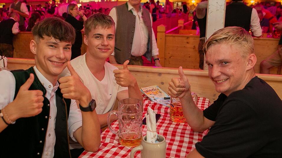 Die Partybilder vom Sonntag, 14. August 2022, aus dem Festzelt Reisinger.