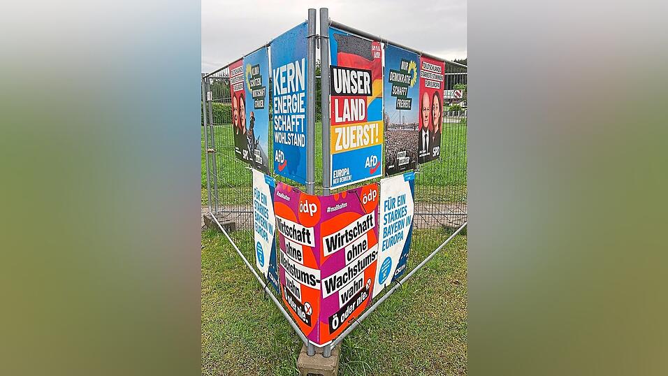 So wie in Kröhstorf standen in Eichendorf immer wieder Bauzäune, an denen plakatiert werden durfte.