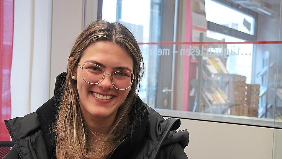 Annalena Sp&auml;th ist eine der ersten 'Mobilen Retter' Chams. Das hat auch der Landrat schon gew&uuml;rdigt.