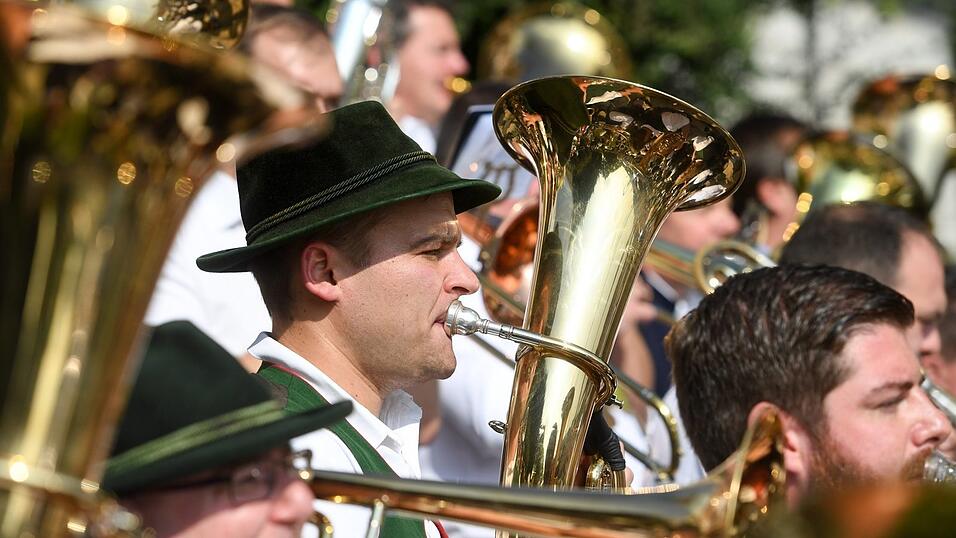 Zumindest Proben soll für Laienmusiker unter bestimmten Auflagen bald wieder möglich sein.