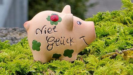 Wir wünschen unseren Lesern weiterhin für das Jahr 2025 viel Glück und Gesundheit.
