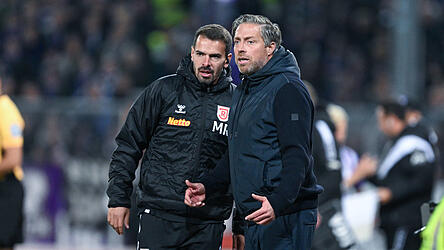 Weil Jahn-Coach Michael Wimmer (r.) aufgrund einer Gelbsperre mit einem Innenraumverbot belegt ist, muss Co-Trainer Munier Raychouni zum dritten Mal das Coaching vor Ort in Verl &uuml;bernehmen - gelingt dabei der dritte Sieg?