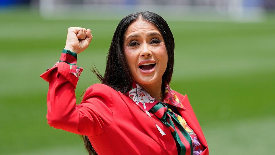 Schauspielerin Salma Hayek trat als WM-Botschafterin auf. Schauspielerin Salma Hayek trat als WM-Botschafterin auf.