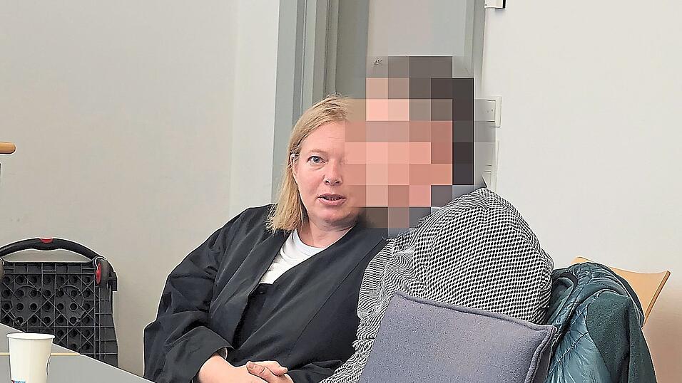 So „unbekümmert und unbetroffen“ wie der Täter laut Richter Frank Gassmann während des ganzen Strafprozesses gewirkt hatte, nahm er auch die Verurteilung hin. So „unbekümmert und unbetroffen“ wie der Täter laut Richter Frank Gassmann während des ganzen Strafprozesses gewirkt hatte, nahm er auch die Verurteilung hin.