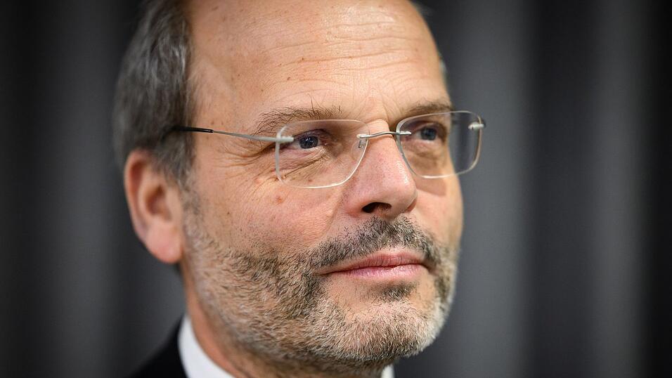 Ab 2014 war Klein Sonderbeauftragter für Beziehungen zu jüdischen Organisationen und Antisemitismusfragen im Auswärtigen Amt. Das neu geschaffene Amt des Beauftragten der Bundesregierung für jüdisches Leben in Deutschland und den Kampf gegen Antisemitismus trat er im Mai 2018 an. Ab 2014 war Klein Sonderbeauftragter für Beziehungen zu jüdischen Organisationen und Antisemitismusfragen im Auswärtigen Amt. Das neu geschaffene Amt des Beauftragten der Bundesregierung für jüdisches Leben in Deutschland und den Kampf gegen Antisemitismus trat er im Mai 2018 an.