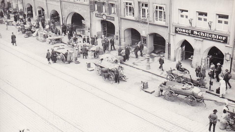 An den Marktst&auml;nden wurden vor allem Kartoffeln verkauft.